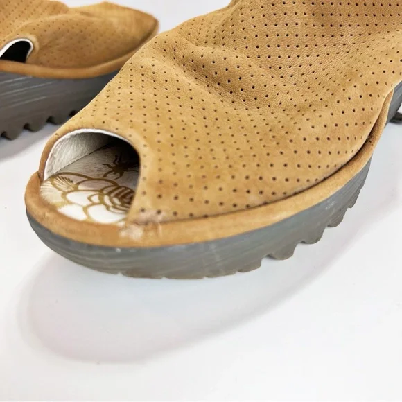 FLY London Yema Taupe Peep Toe Wedge Sandals Size 39/8-8.5 Chunky Cleat Boho - Picture 12 of 12